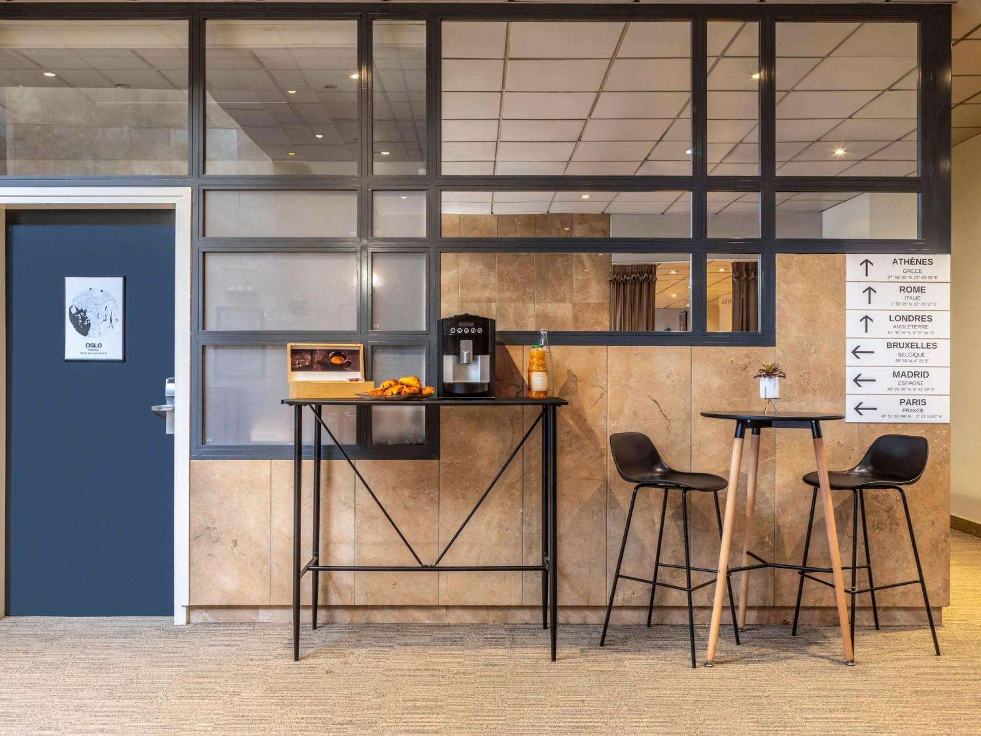 Ibis Paris Porte De Bercy Charenton-le-Pont Exterior photo