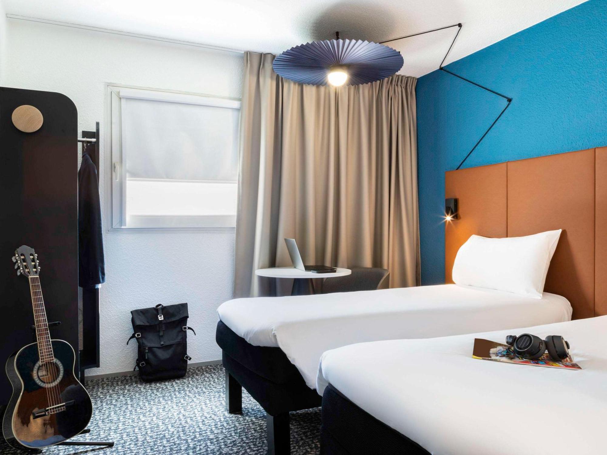 Ibis Paris Porte De Bercy Charenton-le-Pont Exterior photo